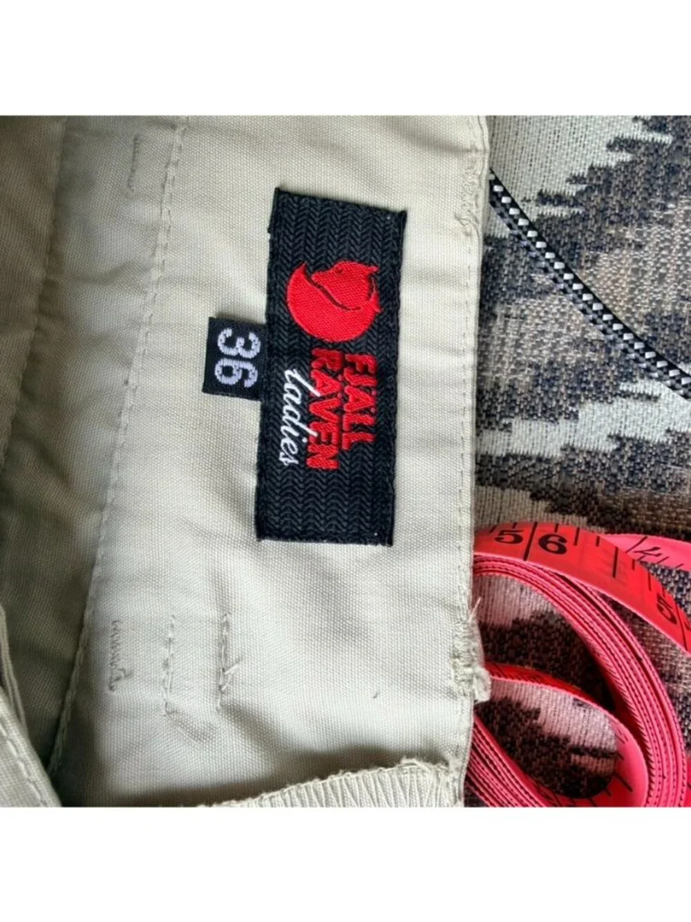 Fjallraven Y2K Cargo Hiking Pants Size 36 Beige Outdoor Utility Pants